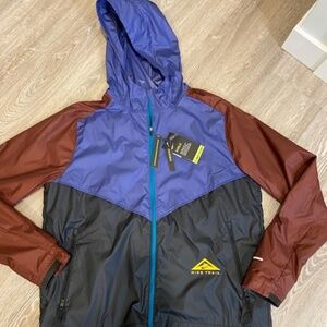 BNWT Men's Nike Windrunner Move to Zero Jacket - Size Large